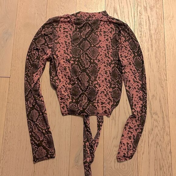 Can't Hide From Me Snakeskin Mesh Top - Mauve/combo NWOT - Picture 4 of 4